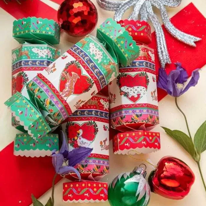 Cath Kidston Home Fragrance & Toiletries*Christmas Legends Set Of 4 Christmas Crackers